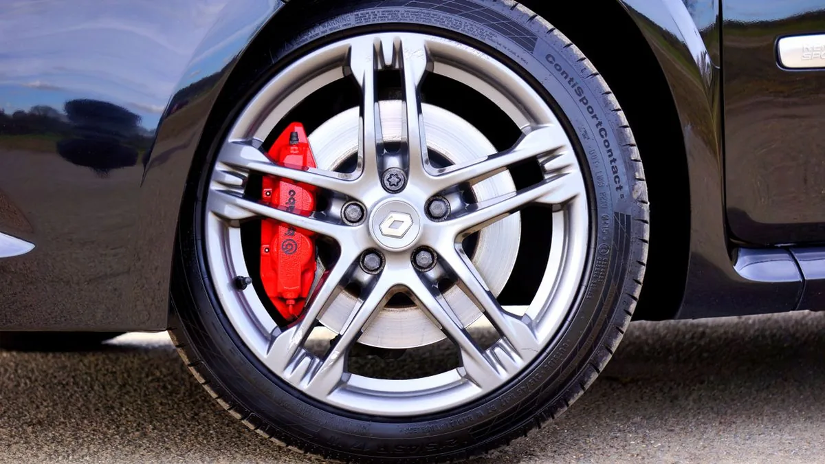 Accelera Tyres in Park Royal: Sporty Looks on a Budget